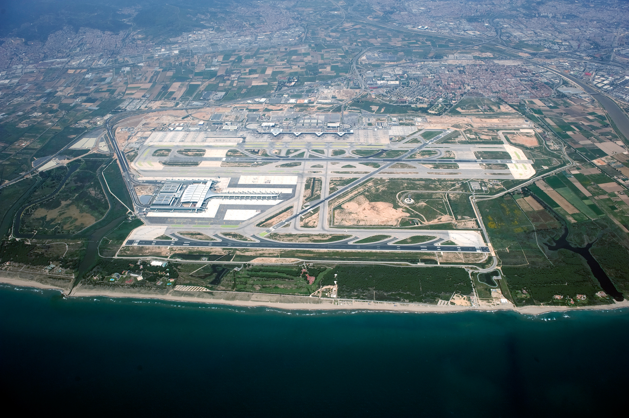 All about Barcelona Airport | Barcelona Blog2128 x 1416