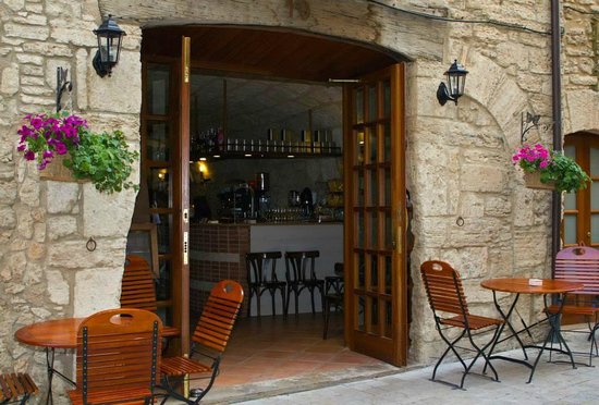 Where are the best places to eat in Banyoles Barcelona-Home