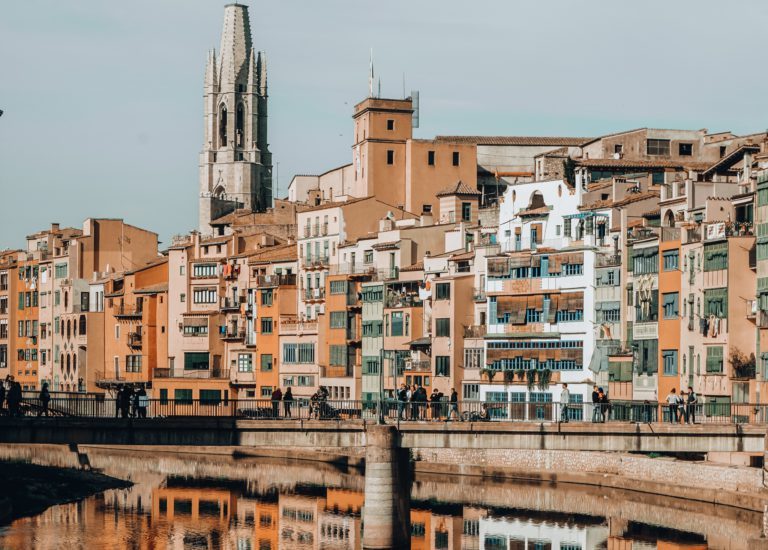 Girona Barcelona-Home