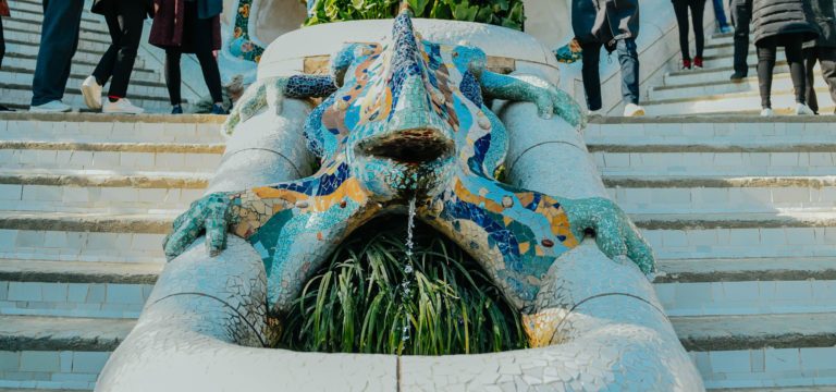 gaudi statue park guell