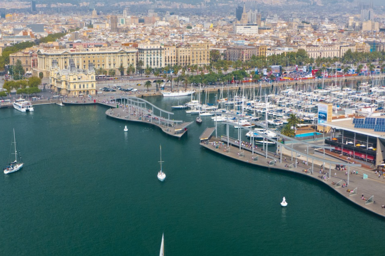 article sailing barcelona-home