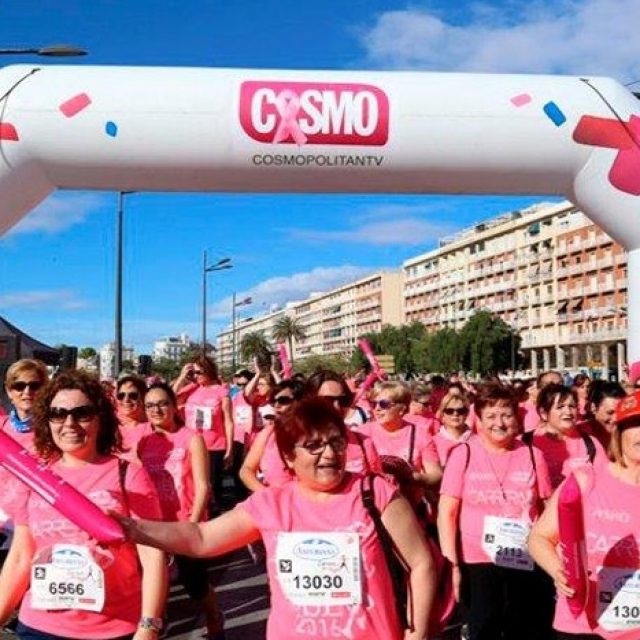 Thousand of women run in aid of breast cancer
