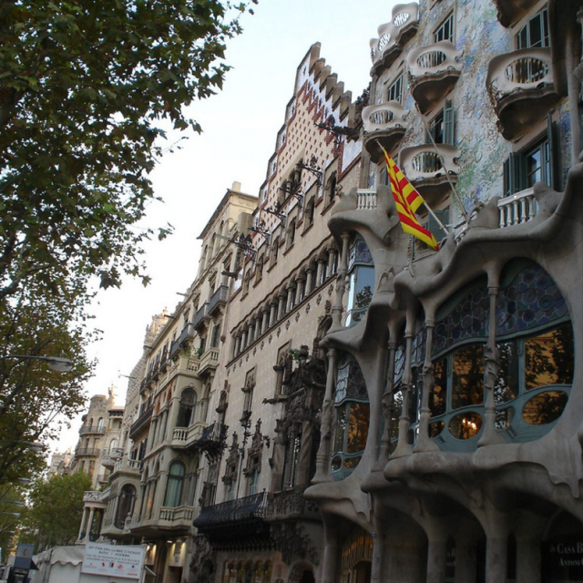 ACCOMMODATION FOR RENT IN EIXAMPLE