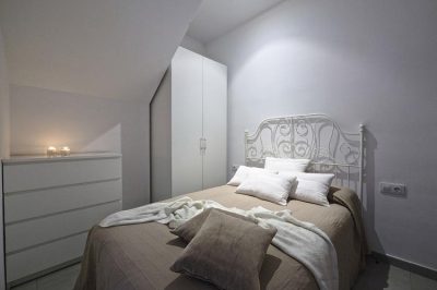 bedroom apartment for 4 people besides Sagrada Familia