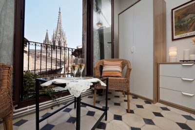 table Family apartment with cathedral view