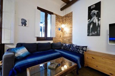 For rent: vintage apartment in Sants