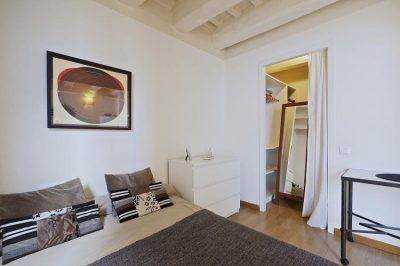 Bedroom 2 studio apartment in Barcelona