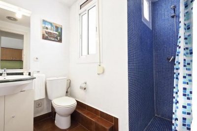 bathroom holiday apartment near Sagrada Familia
