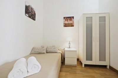 bedroom 2 holiday apartment near Sagrada Familia