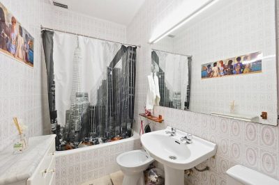 bathroom 1 attic in Barcelona