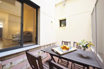 apartment for 4 people besides Sagrada Familia