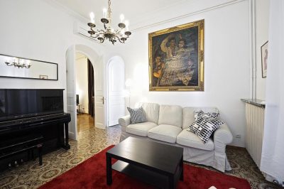 APARTMENT WITH BALCONY ON LAS RAMBLAS