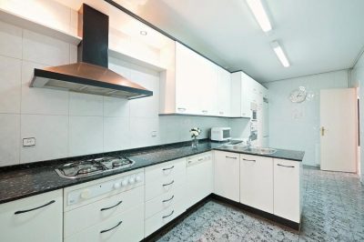 kitchen apartment plaza espanya