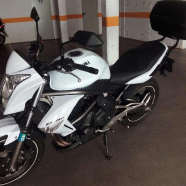 Moto parking Ciutat Vella 02