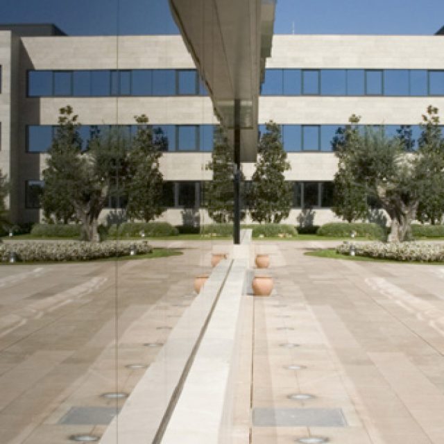IESE Business School